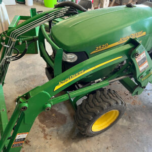 John Deere 2520